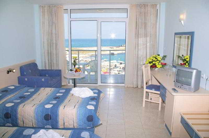 מלון וארנה Dolphin Marina מראה חיצוני תמונה